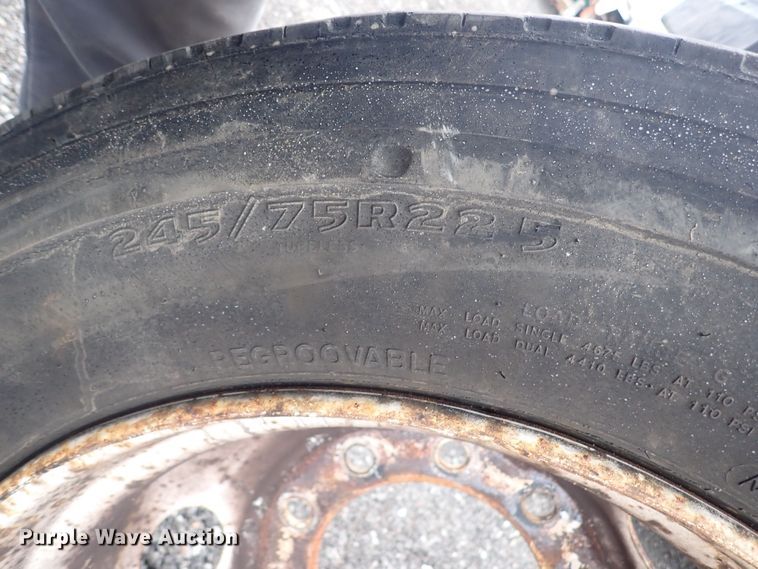 image for item DQ3928 (5) tires and wheels