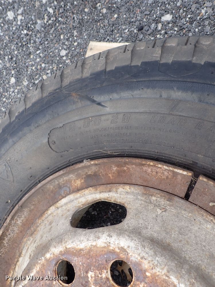 image for item DQ3928 (5) tires and wheels