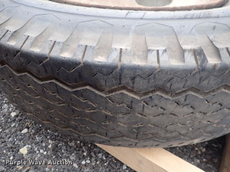 image for item DQ3928 (5) tires and wheels