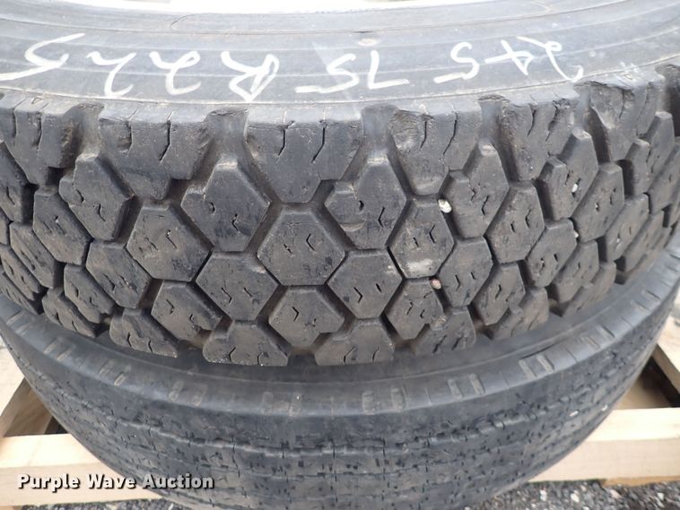 image for item DQ3928 (5) tires and wheels