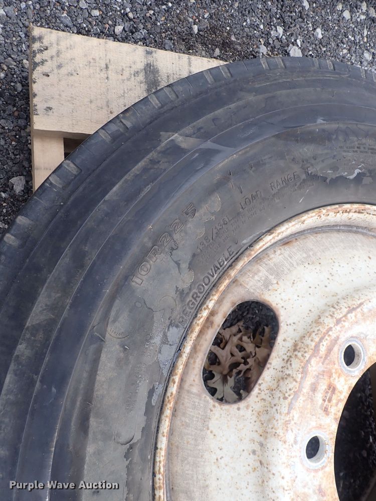 image for item DQ3928 (5) tires and wheels