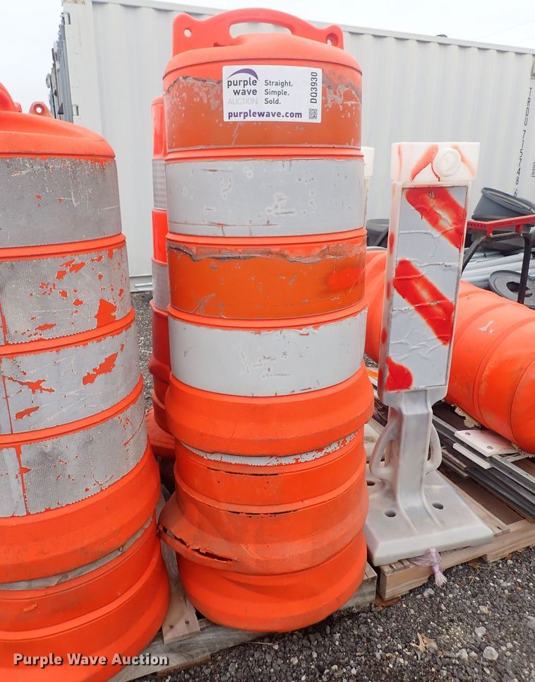 image for item DQ3930 Road safety equipment