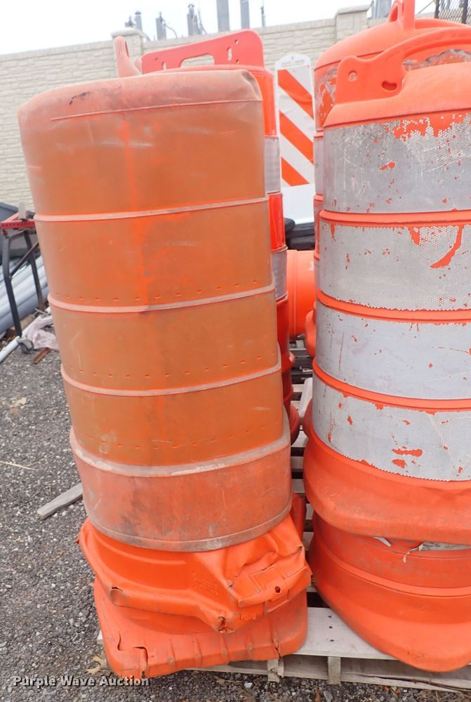 image for item DQ3930 Road safety equipment