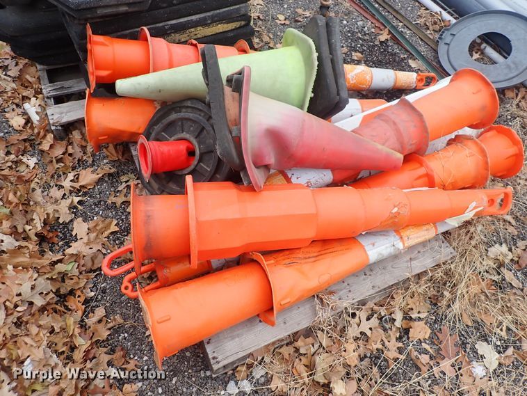 image for item DQ3930 Road safety equipment