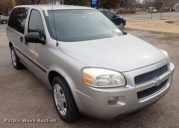 image for item DQ4929 2008 Chevrolet Uplander  van
