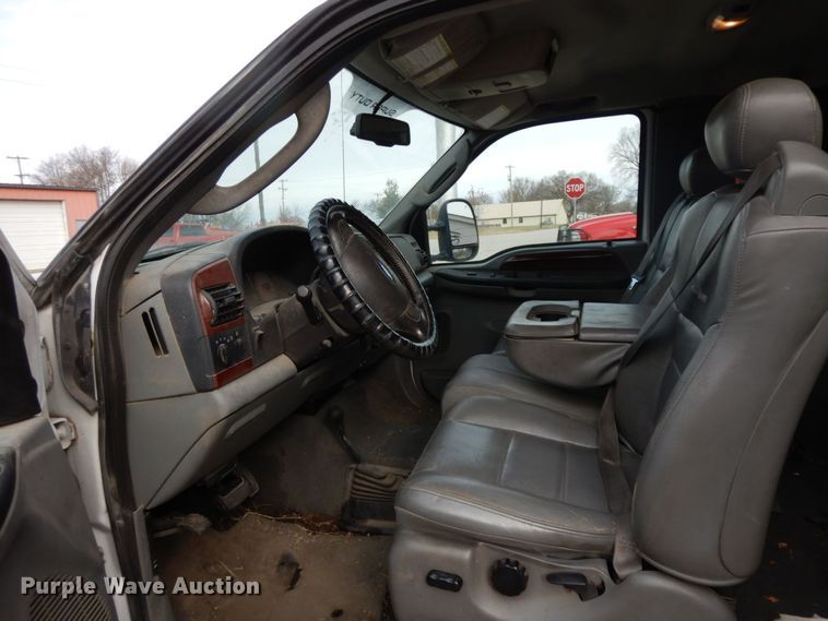 image for item HG9267 2006 Ford F350 Super Duty Lariat  SuperCab flatbed pickup truck