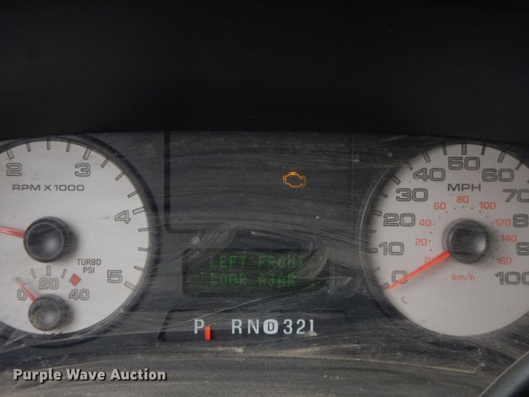 image for item HG9267 2006 Ford F350 Super Duty Lariat  SuperCab flatbed pickup truck