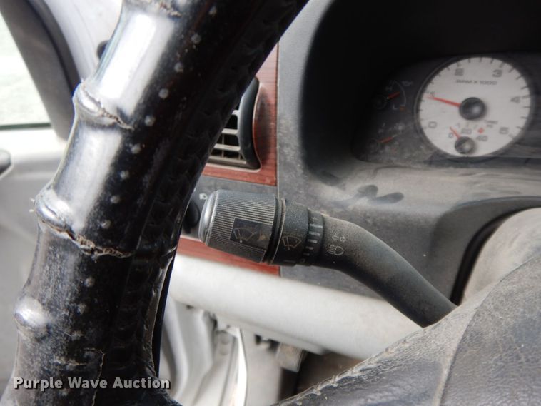 image for item HG9267 2006 Ford F350 Super Duty Lariat  SuperCab flatbed pickup truck