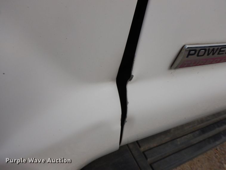 image for item HG9267 2006 Ford F350 Super Duty Lariat  SuperCab flatbed pickup truck