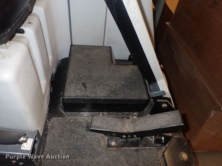 image for item HP9288 Advance 3800  floor scrubber