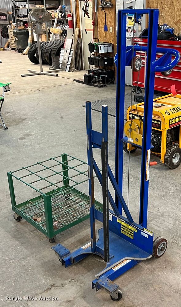 image for item ID9311 Oxygen tank cart