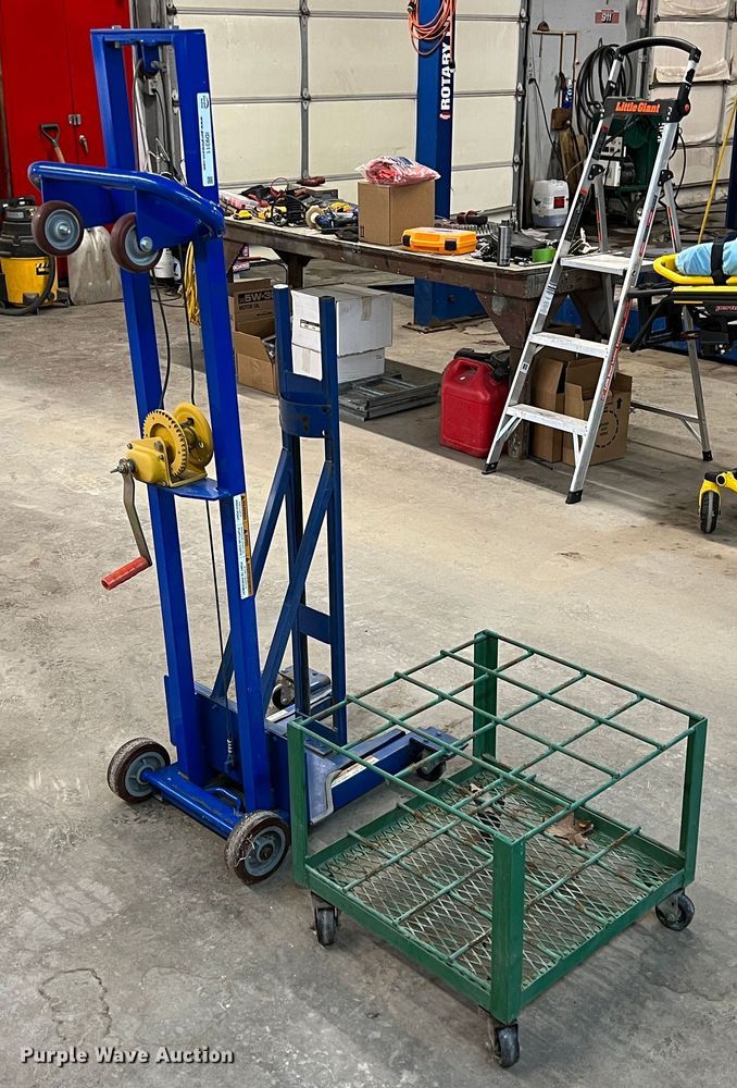 image for item ID9311 Oxygen tank cart