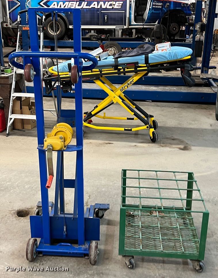 image for item ID9311 Oxygen tank cart