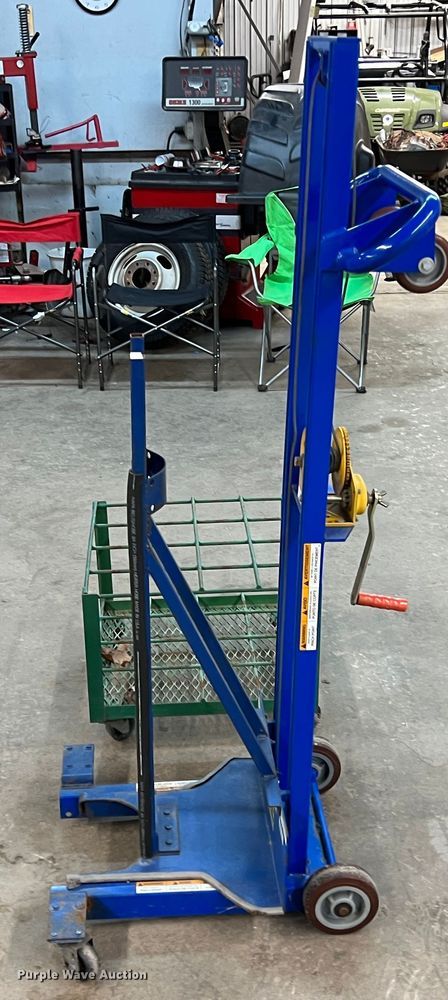 image for item ID9311 Oxygen tank cart