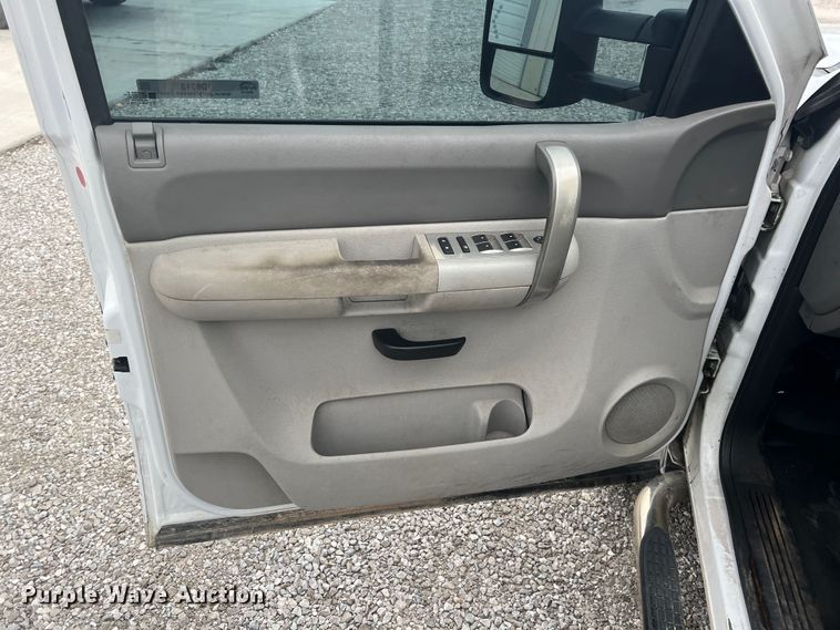 image for item ID9313 2009 GMC Sierra 2500HD  Ext. Cab pickup truck