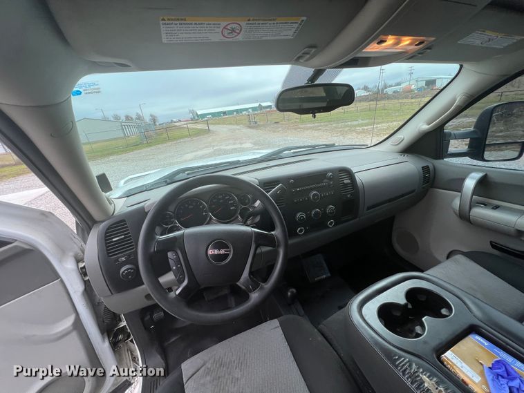 image for item ID9313 2009 GMC Sierra 2500HD  Ext. Cab pickup truck