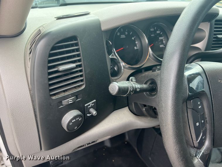 image for item ID9313 2009 GMC Sierra 2500HD  Ext. Cab pickup truck