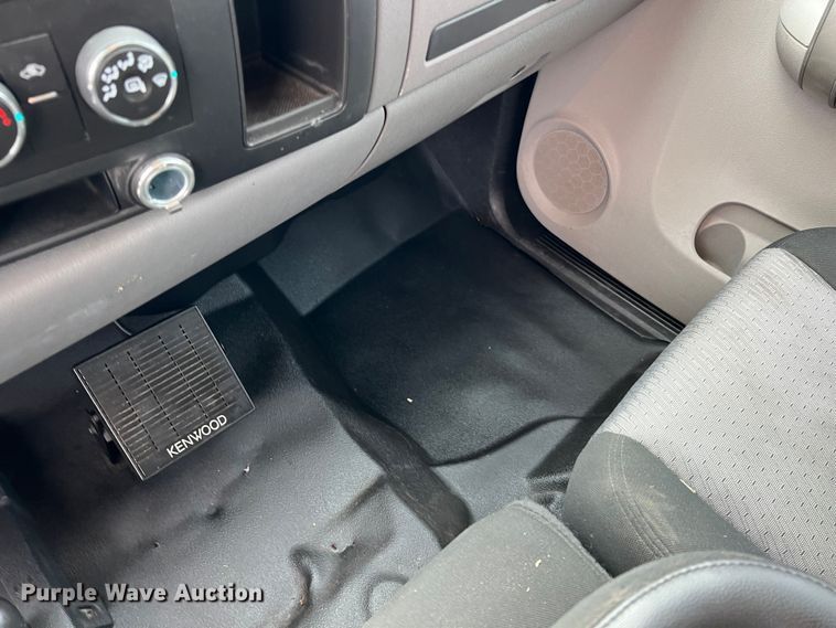 image for item ID9313 2009 GMC Sierra 2500HD  Ext. Cab pickup truck