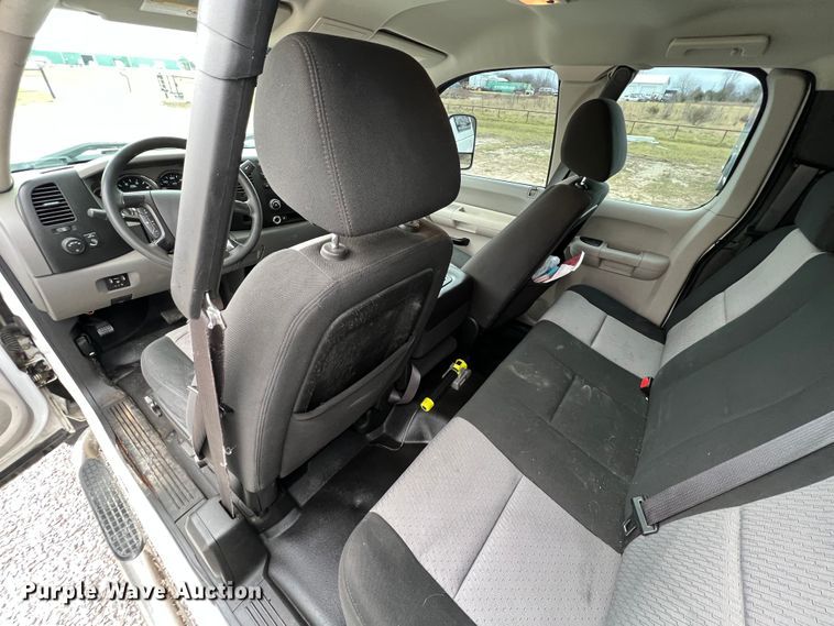 image for item ID9313 2009 GMC Sierra 2500HD  Ext. Cab pickup truck