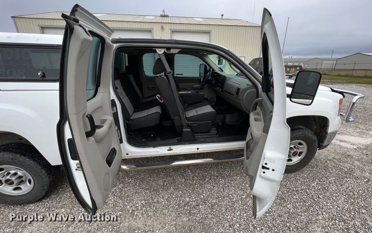 image for item ID9313 2009 GMC Sierra 2500HD  Ext. Cab pickup truck