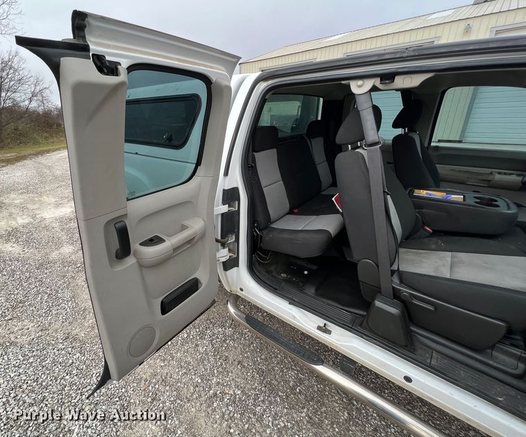 image for item ID9313 2009 GMC Sierra 2500HD  Ext. Cab pickup truck