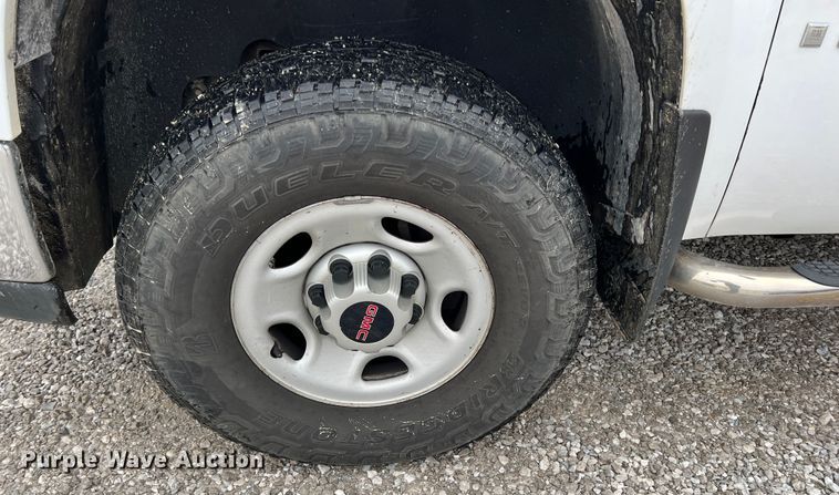 image for item ID9313 2009 GMC Sierra 2500HD  Ext. Cab pickup truck