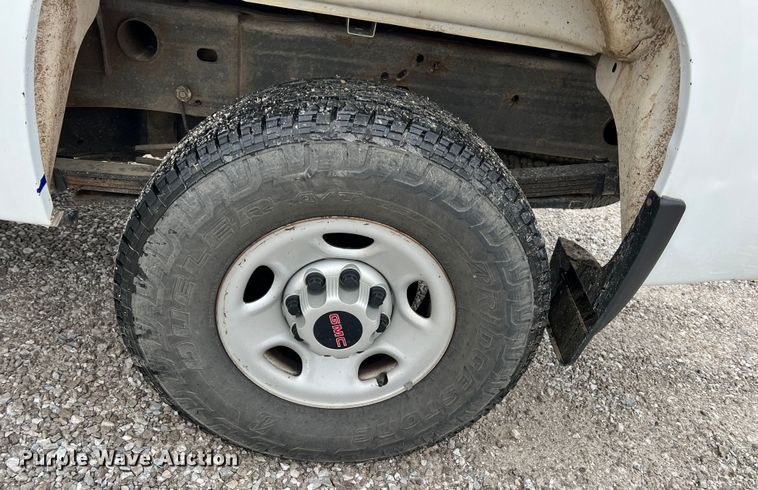 image for item ID9313 2009 GMC Sierra 2500HD  Ext. Cab pickup truck