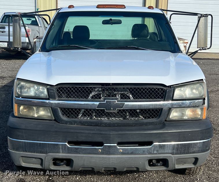 image for item ID9322 2004 Chevrolet Silverado 3500  utility bed pickup truck