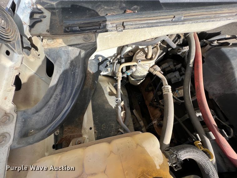 image for item ID9322 2004 Chevrolet Silverado 3500  utility bed pickup truck