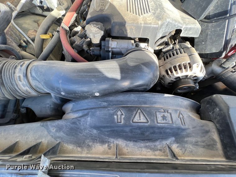 image for item ID9322 2004 Chevrolet Silverado 3500  utility bed pickup truck