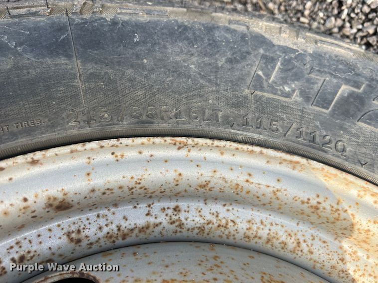 image for item ID9322 2004 Chevrolet Silverado 3500  utility bed pickup truck