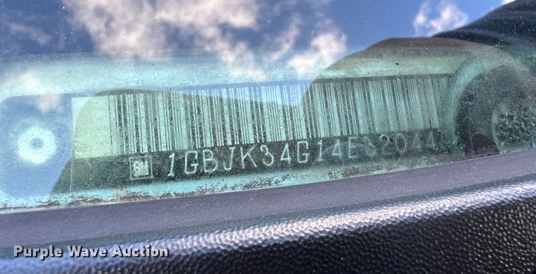 image for item ID9322 2004 Chevrolet Silverado 3500  utility bed pickup truck