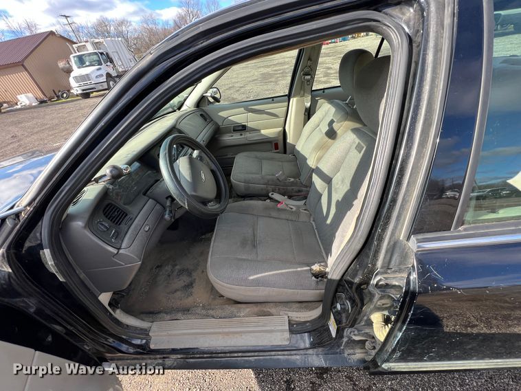 image for item ID9325 2011 Ford Crown Victoria Police Interceptor