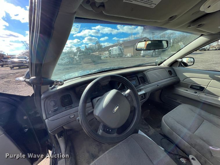 image for item ID9325 2011 Ford Crown Victoria Police Interceptor