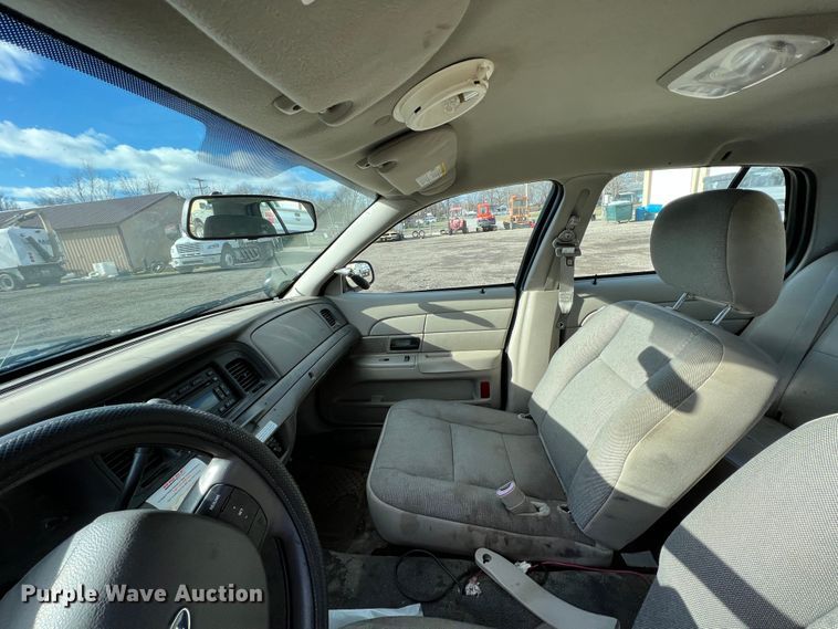 image for item ID9325 2011 Ford Crown Victoria Police Interceptor