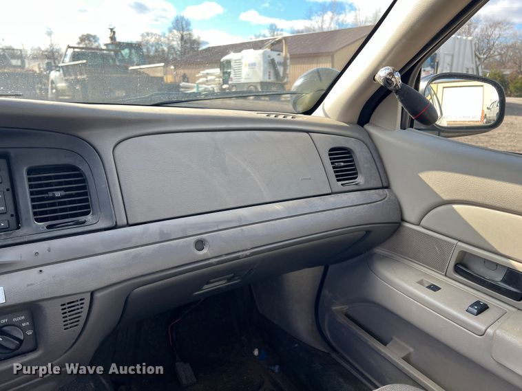 image for item ID9325 2011 Ford Crown Victoria Police Interceptor