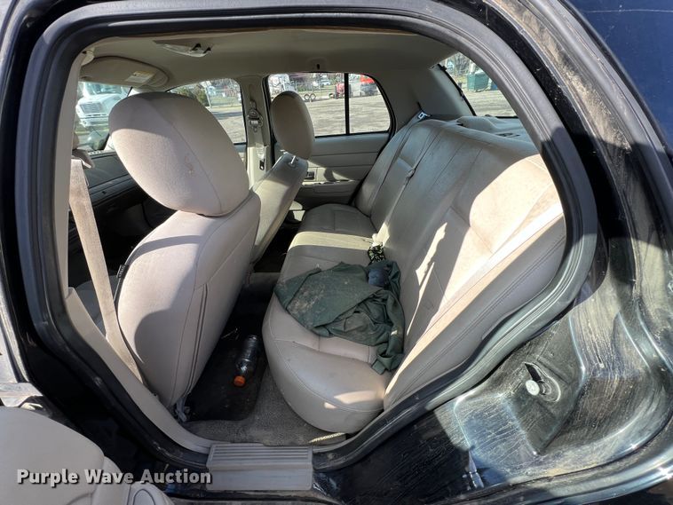 image for item ID9325 2011 Ford Crown Victoria Police Interceptor
