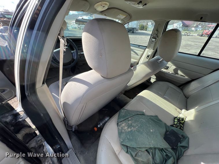 image for item ID9325 2011 Ford Crown Victoria Police Interceptor