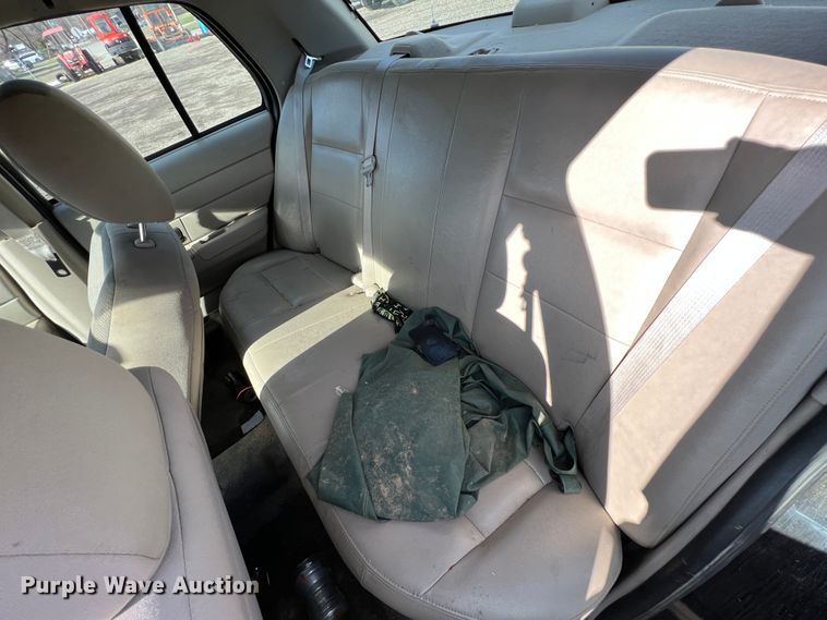 image for item ID9325 2011 Ford Crown Victoria Police Interceptor