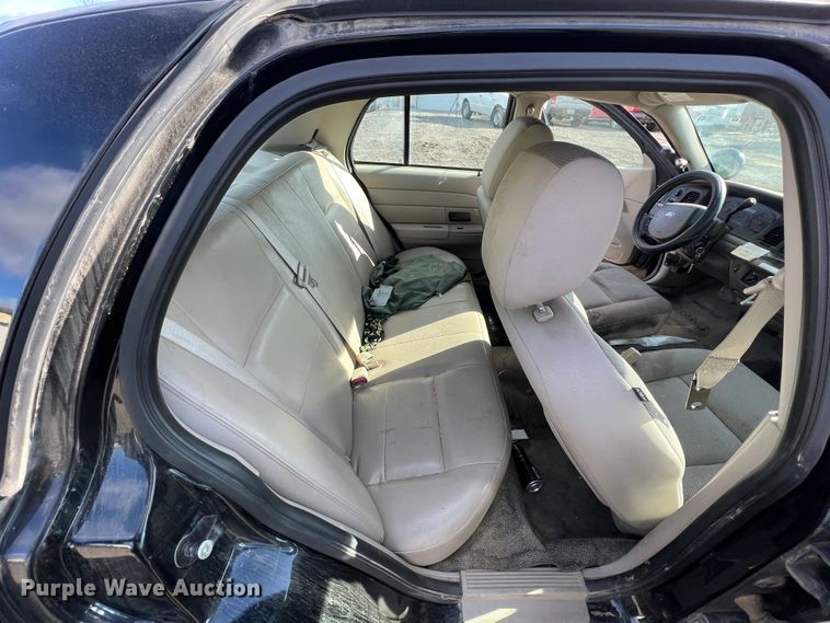 image for item ID9325 2011 Ford Crown Victoria Police Interceptor