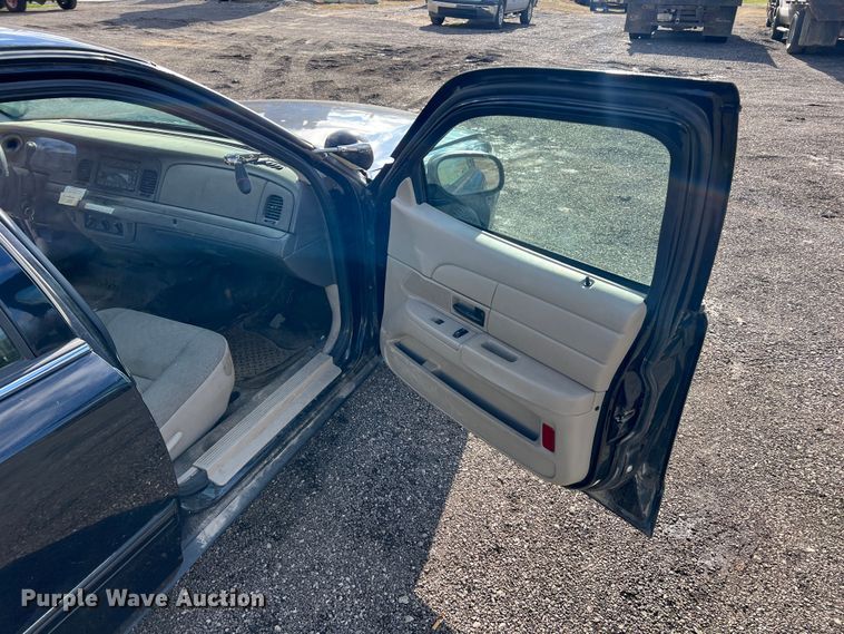 image for item ID9325 2011 Ford Crown Victoria Police Interceptor