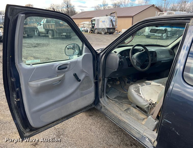 image for item ID9327 2000 Ford F150  SuperCab pickup truck