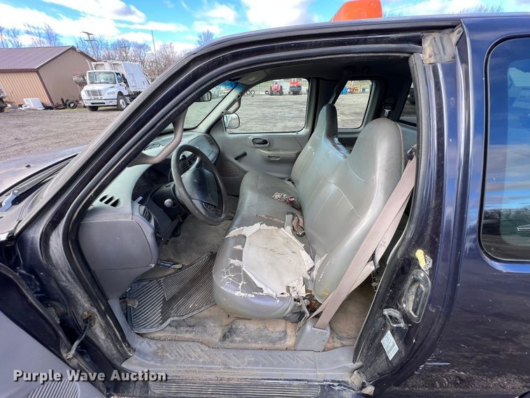 image for item ID9327 2000 Ford F150  SuperCab pickup truck