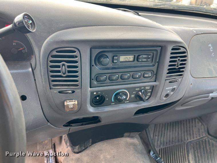 image for item ID9327 2000 Ford F150  SuperCab pickup truck