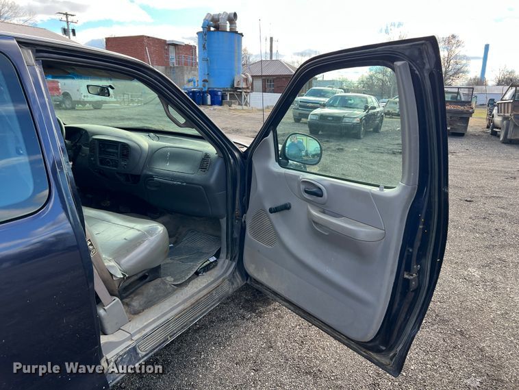 image for item ID9327 2000 Ford F150  SuperCab pickup truck