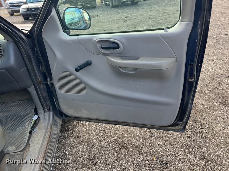 image for item ID9327 2000 Ford F150  SuperCab pickup truck