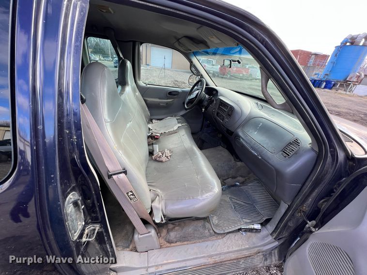 image for item ID9327 2000 Ford F150  SuperCab pickup truck