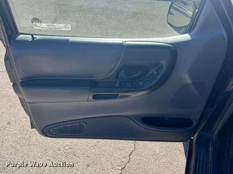 image for item ID9334 2001 Ford Ranger XLT  SuperCab pickup truck