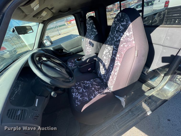 image for item ID9334 2001 Ford Ranger XLT  SuperCab pickup truck