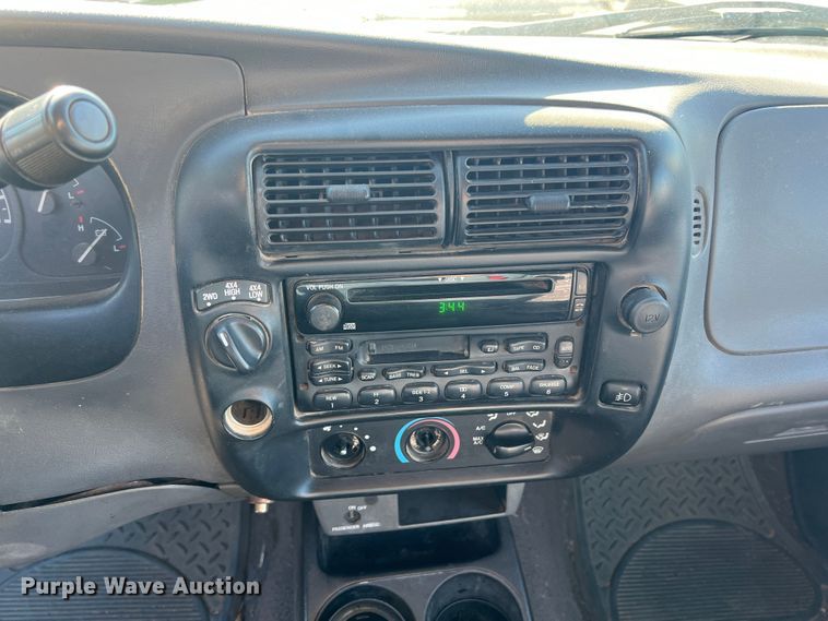 image for item ID9334 2001 Ford Ranger XLT  SuperCab pickup truck